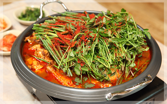 6시 내고향 충북 괴산 버섯전골 &amp; 닭볶음탕 맛집 갈론주막펜션 