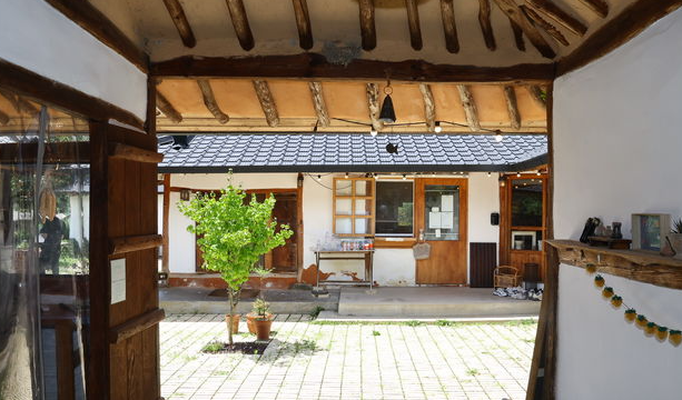 카페로 변신한 농촌 빈집