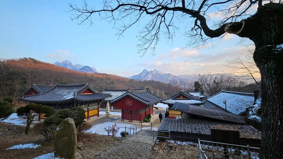 고양시 흥국사 : 수도권 깊은 산사에서 만나는 천년 고찰 역사와 수행, 자연이 어우러진 전통 사찰