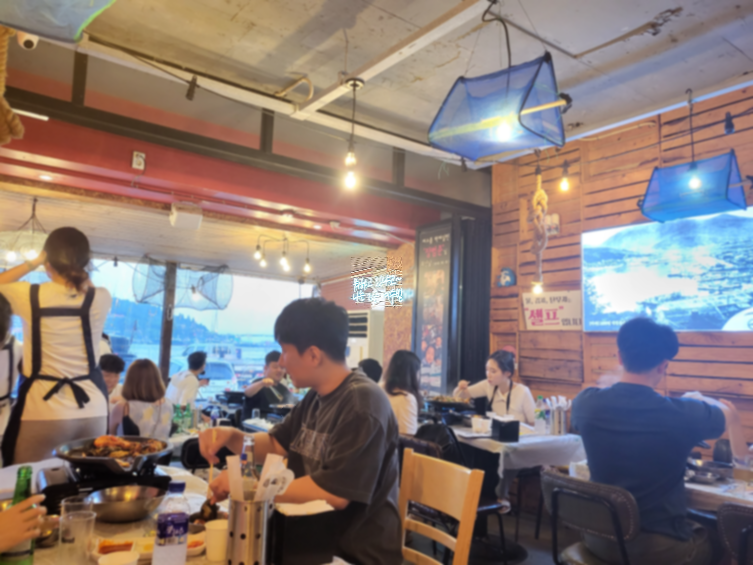 여수돌문어상회 내부