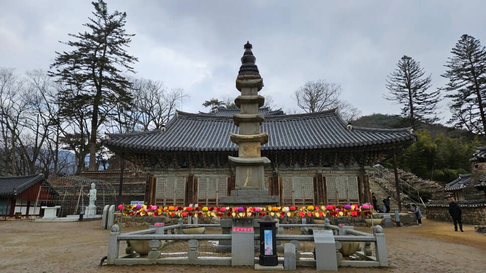 공주 마곡사 : 유네스코 세계유산이 품은 춘마곡의 아름다움과 백범의 발자취를 따라서