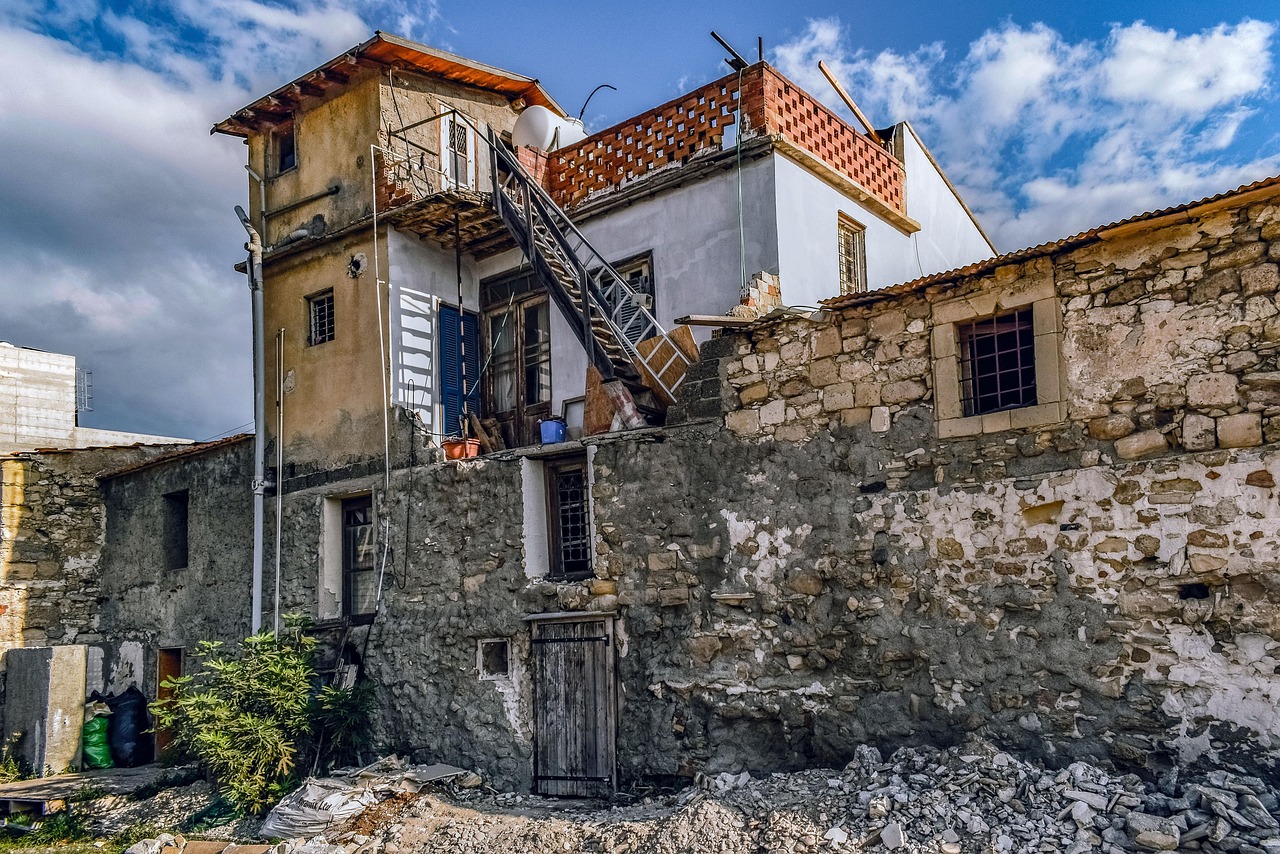 오래되고 버려진 건물