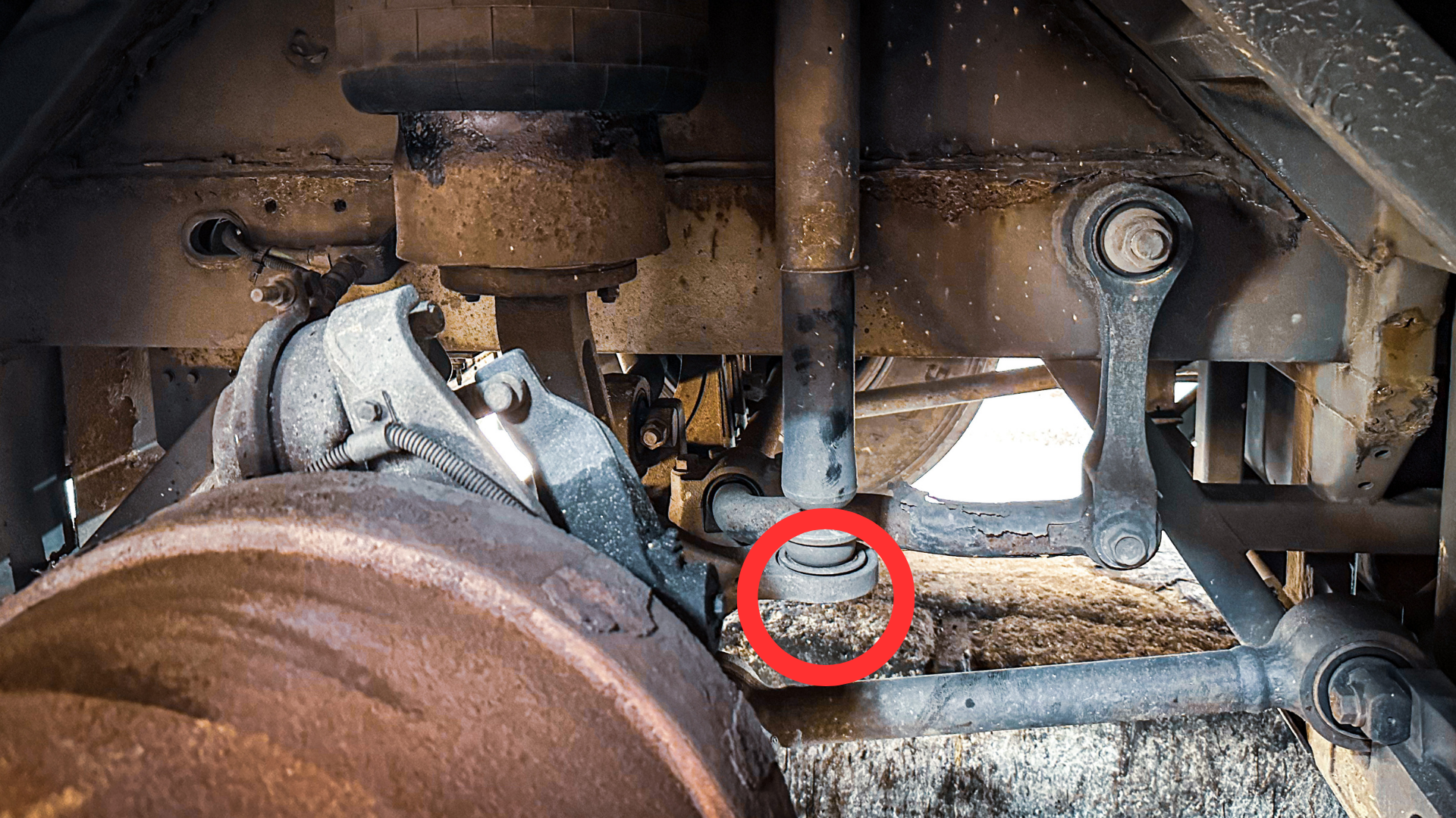 전륜 출입문측 쇼바