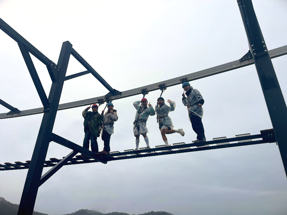 여수예술랜드 스카이워크를 체험하고 있는 KBS 개그콘서트 출연진들6