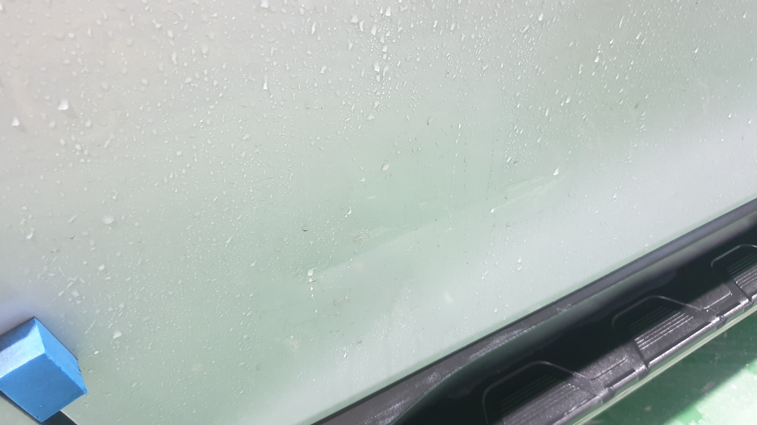 렉스턴 스포츠 조수석 뒷문 찌그러짐