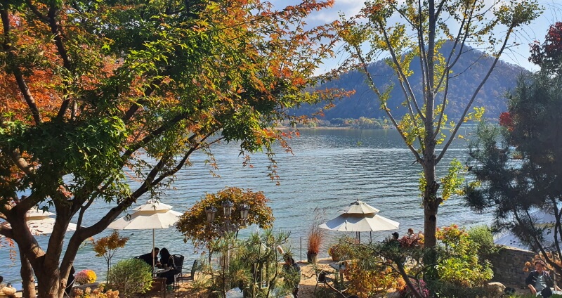 리버뷰-카페-대너리스