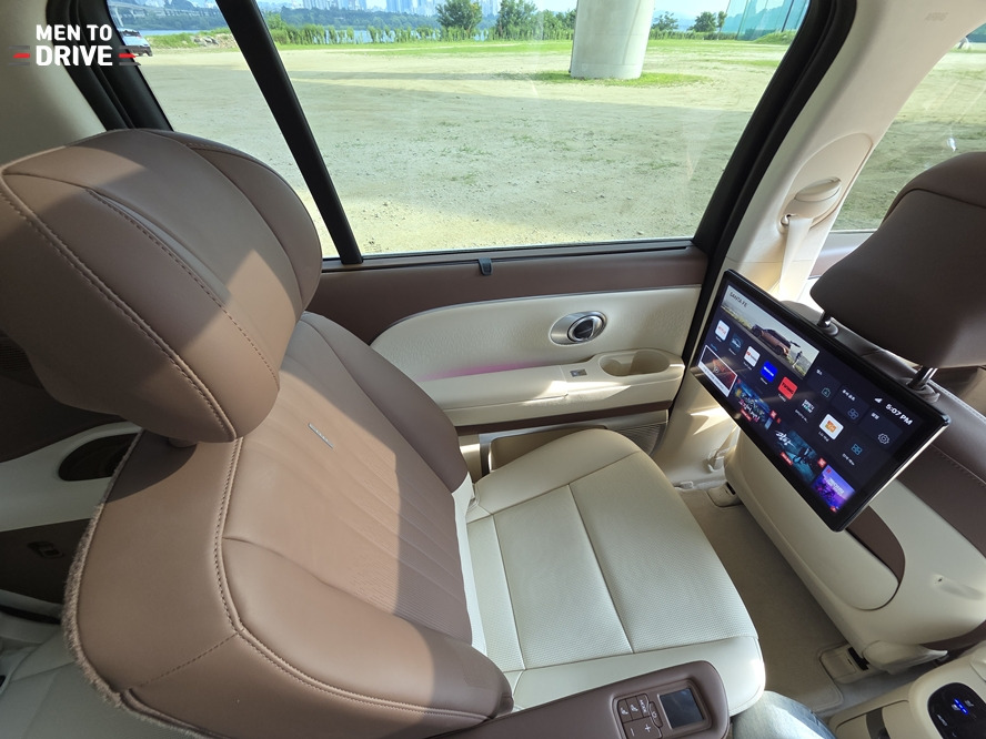 현대 아이오닉9 2열 뒷좌석