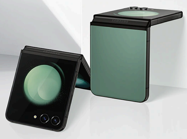 갤럭시 z플립 5 그린 색상 사진
