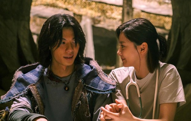 [영화 타년타일 후기/리뷰] OTT 다시보기 보는곳 - 줄거리, 결말, 재밌나요? 재미 있다 vs 재미 없다