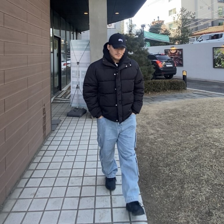 데일리룩(오뭘입)스투시 볼캡모자, 바스틱 숏패딩, 무신사스탠다드 후드티, 에즈카톤 카고청바지, 뉴발란스 410v5 트레일, 남자데일리룩, 남자데일리코디, 남자데일리패션, ootd