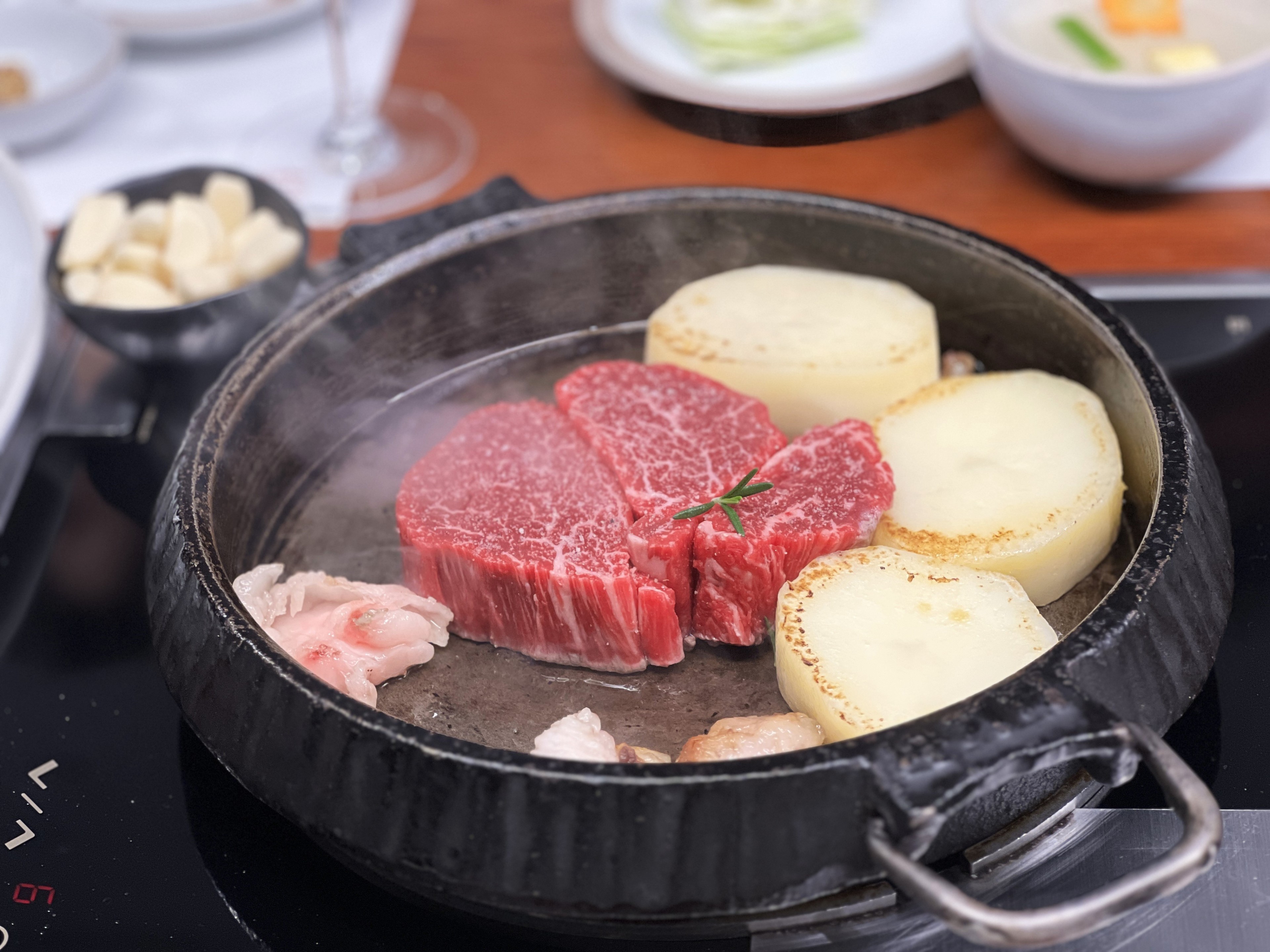 서래마을 우참판, 조국 출소 후 가족 외식 장소로 주목받은 한우 맛집