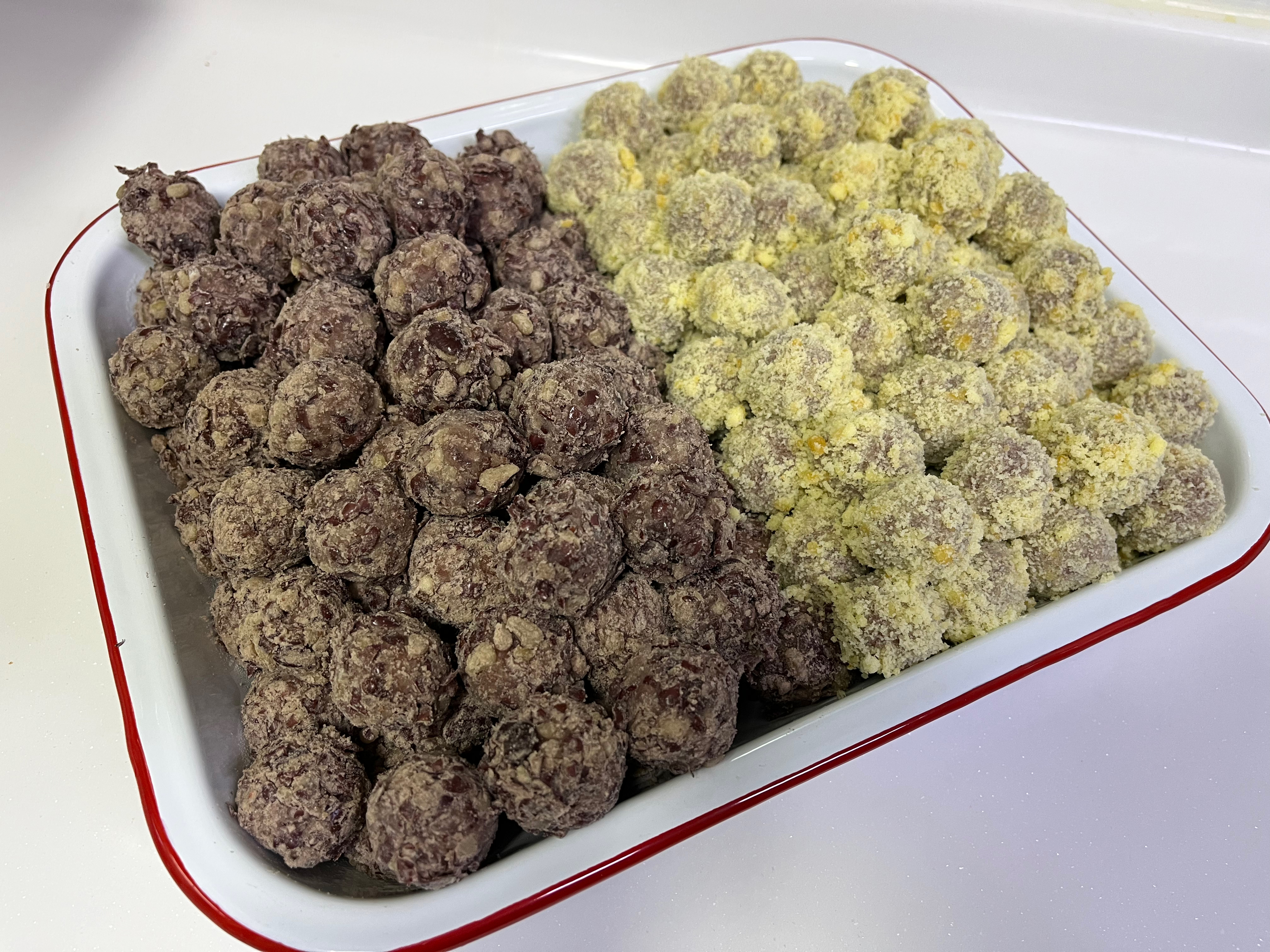 애기들 백일에 많이 사용하는 떡으로 수수와 찹쌀, 그리고 팥을 이용하여 만드는 수수팥떡 사진 - 태음인(太陰人)에게 맞는 음식