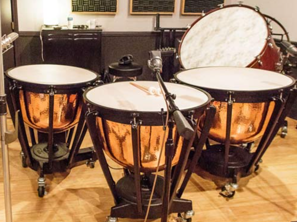 현과 타악기&amp;#44; 첼레스타를 위한 음악 관련 그림