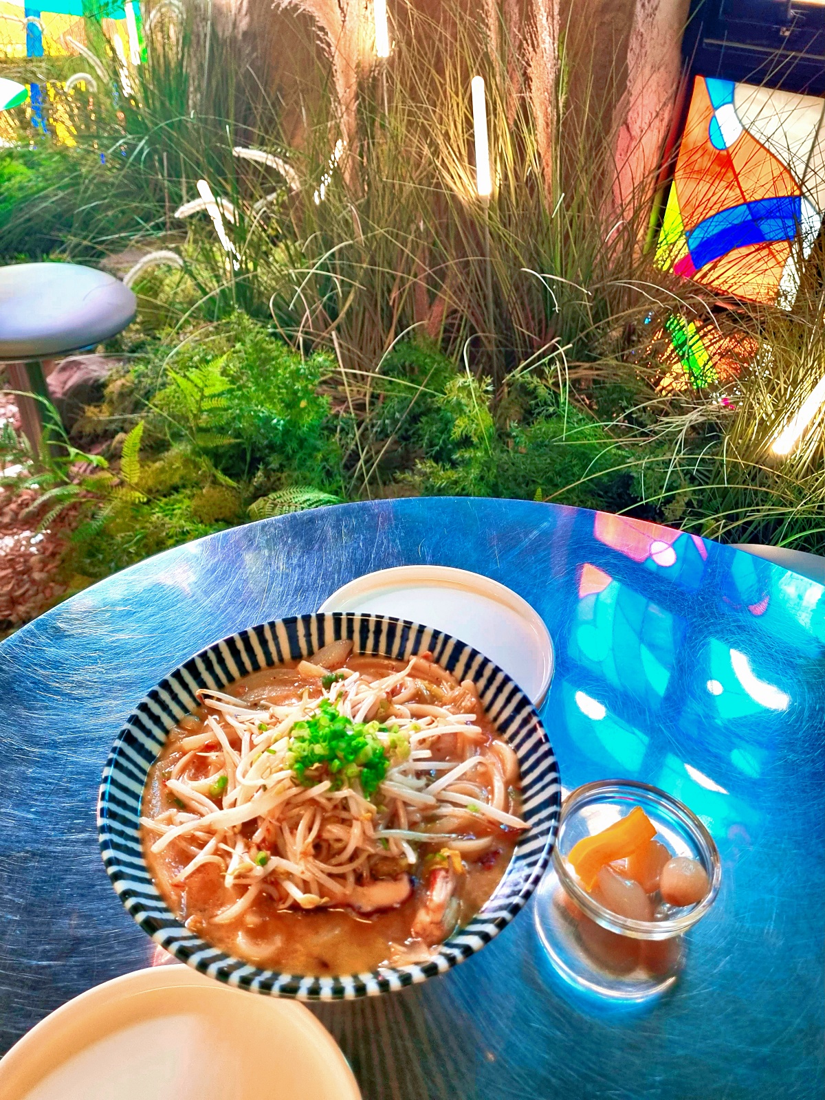 인천 핫플 영종도 을왕리 메이드림 카페: 전시&amp;#44; 공연&amp;#44; 다이닝&amp;#44; 베이커리로 즐기는 유니크한 매력