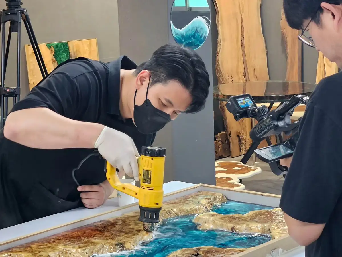 청담공방 - 레진가구 만드는 모습