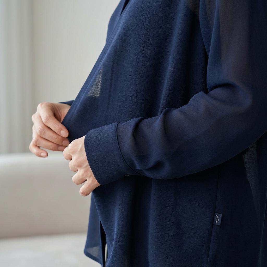 고급스러운 무광 시스루 소재