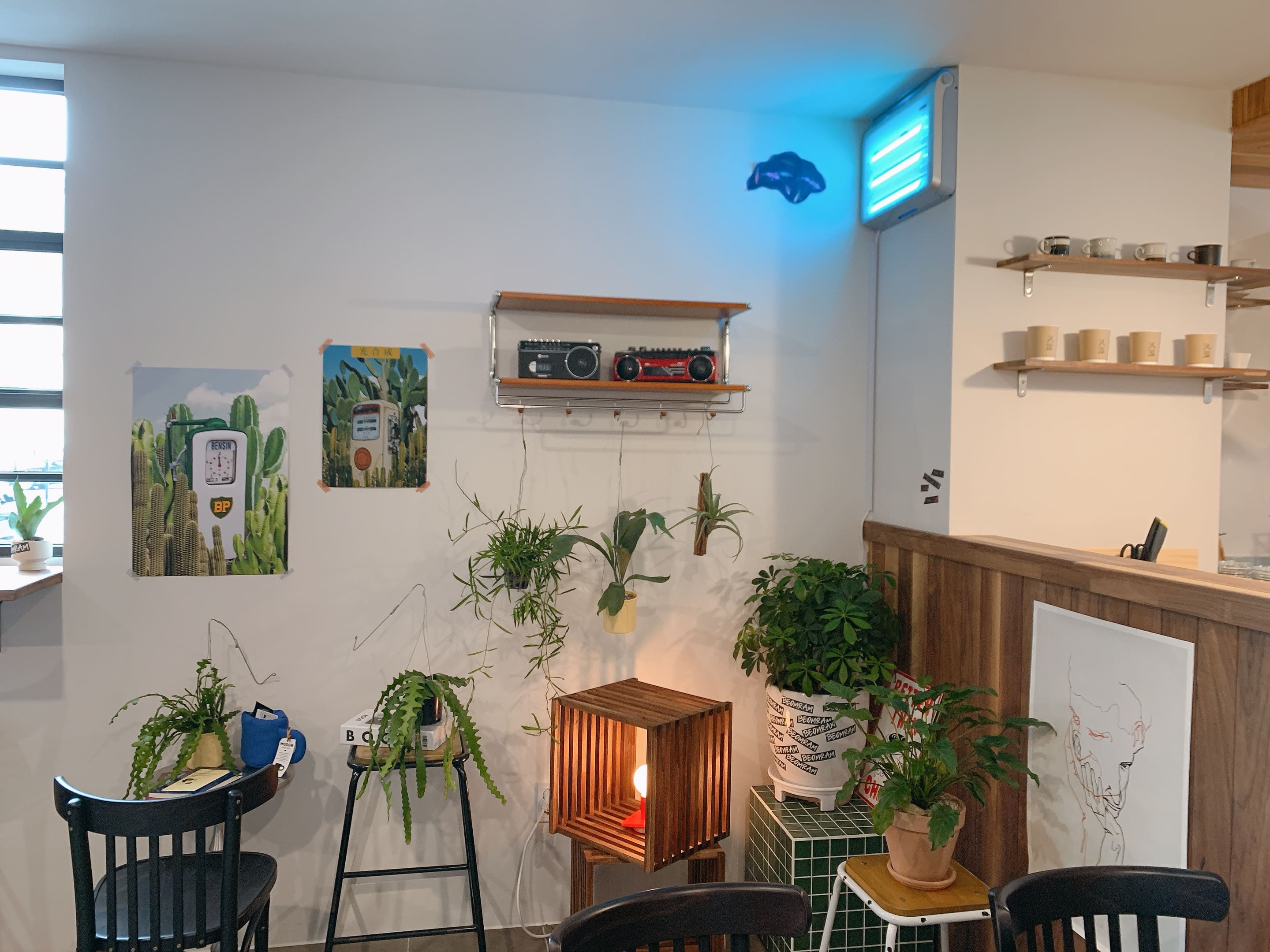 범람 내부 벽면 인테리어1