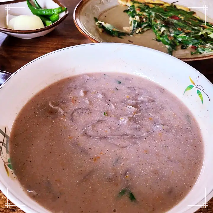 이만기 동네한바퀴 시즌2 흑임자 칼국수 파전 부추전 손두부 아픈 아내의 빈자리를 지키는 칼국수집 사장님 포항 맛집 소개