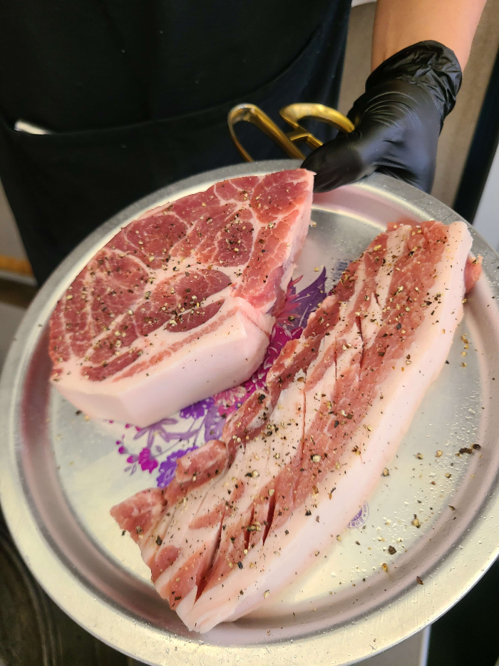 푸짐한 고기와 올바르지 못한 초점