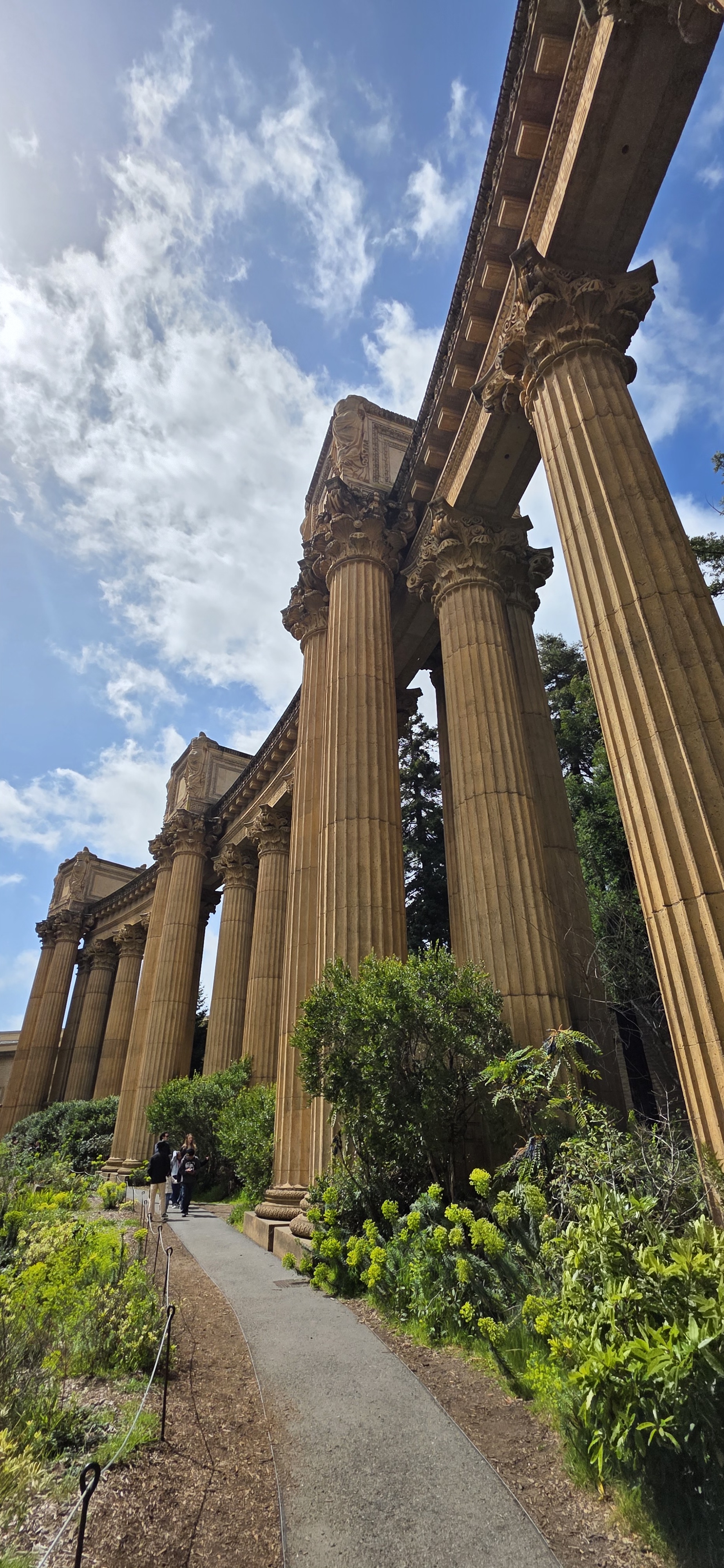 Palace of Fine Arts 기둥