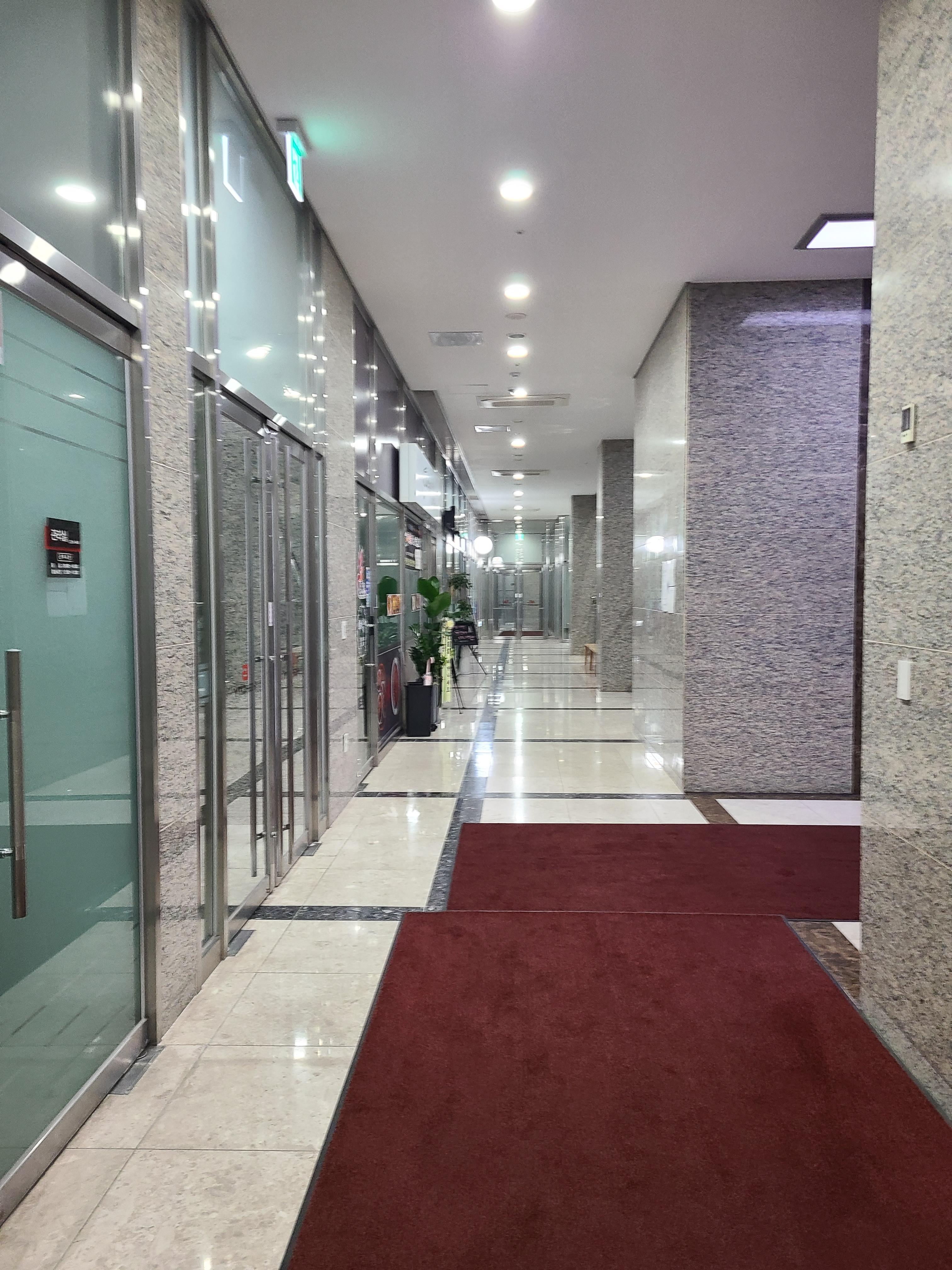 지하이시티 1층 내부4