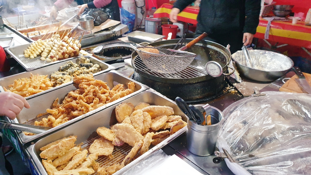 수원 매탄동 삼성 1차 화요장&#44; 분식집과 대가 닭강정
