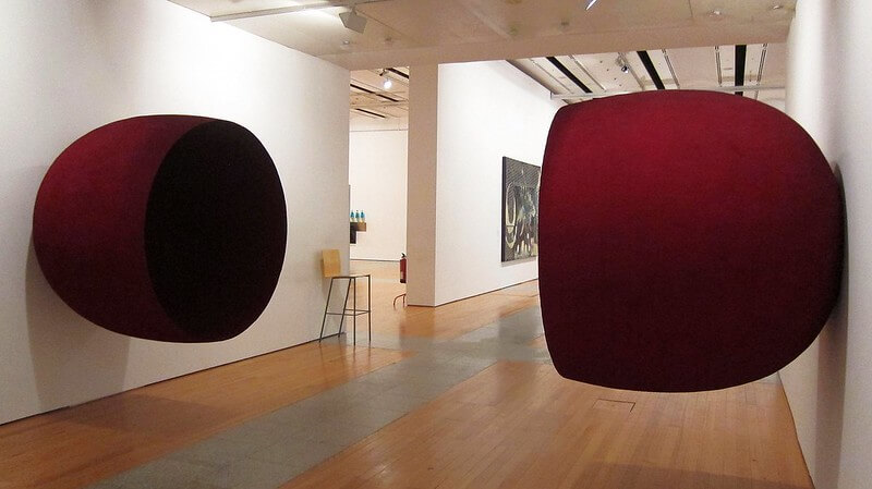 "Eyes turned inward"
Anish Kapoor, b. 1954. Eyes turned inward (1993), part of the Berardo Collection, Centro Cultural de Belém, Lisbon.