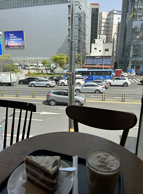 동대문-스타벅스2층-창가