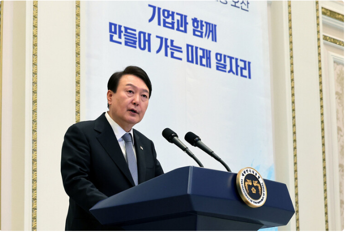 2023.근로시간제도개편.윤석열표.노동개혁1호 우왕좌왕.입법예고 일주일만에 재검토