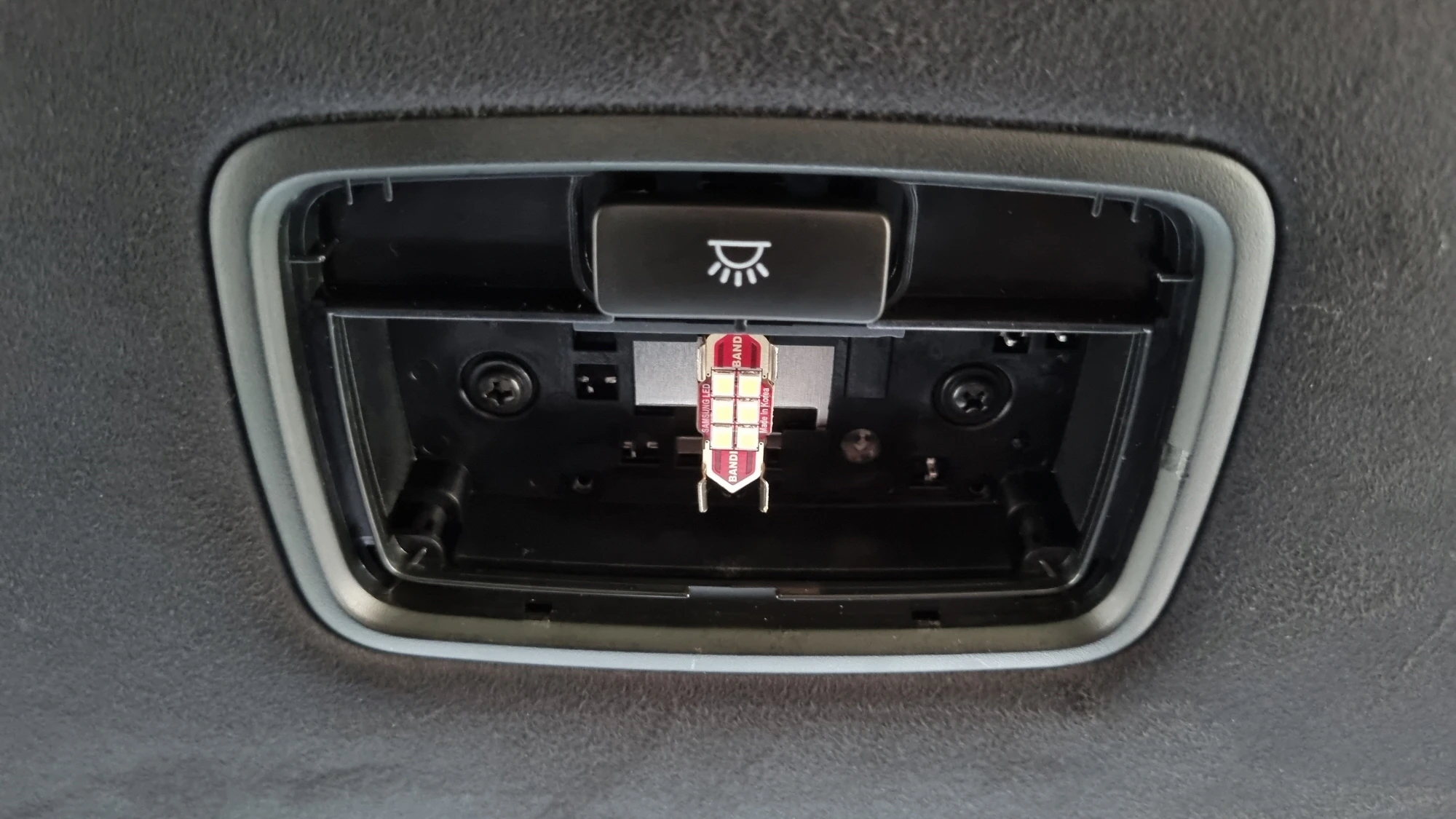 LED 램프 끼운 모습