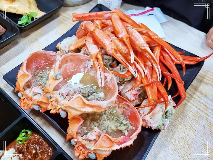 진심 가득 건강 담은 맛 강릉 경포대 강문해변 맛집 추천 생방송투데이 홍게 붉은 대게 속초 주문진 선주 직판 공수 물회 횟집 오늘방송 고수뎐