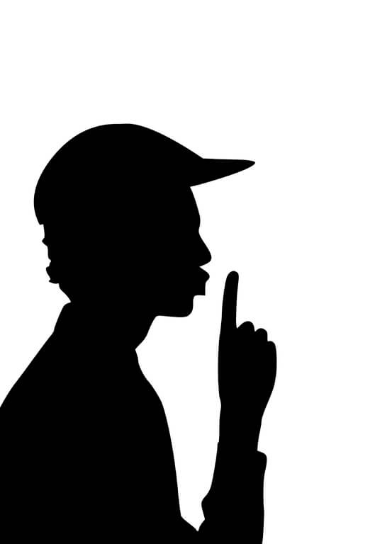 손가락으로-입을-대고-조용히시키는-사람