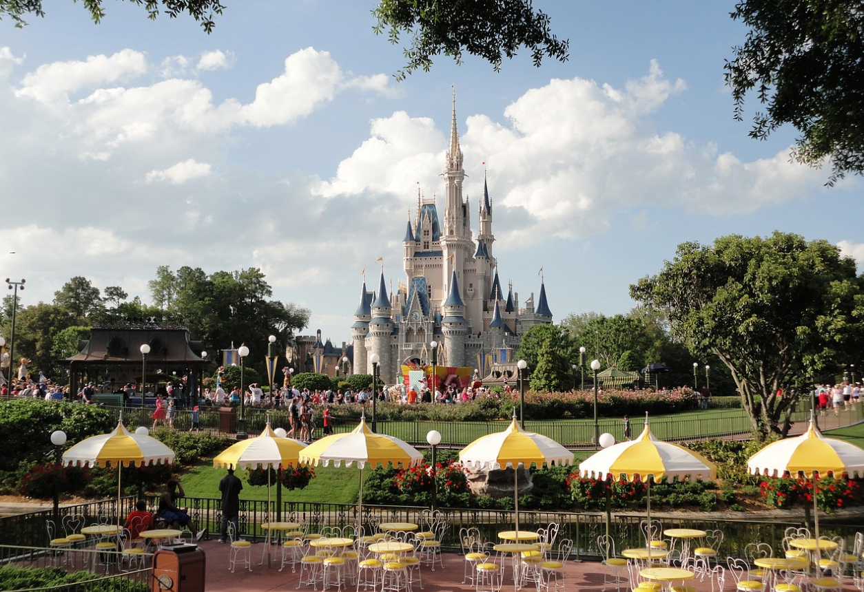 세계적으로 유명한 테마파크와 새로운 어트랙션 정보