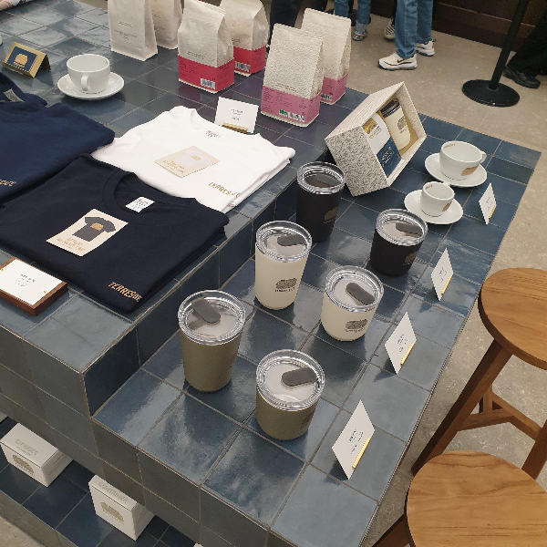 목동 스페셜티 커피 '떼르 드 카페 (TERRES DE CAFE)' 현대목동점_다양한 굿즈