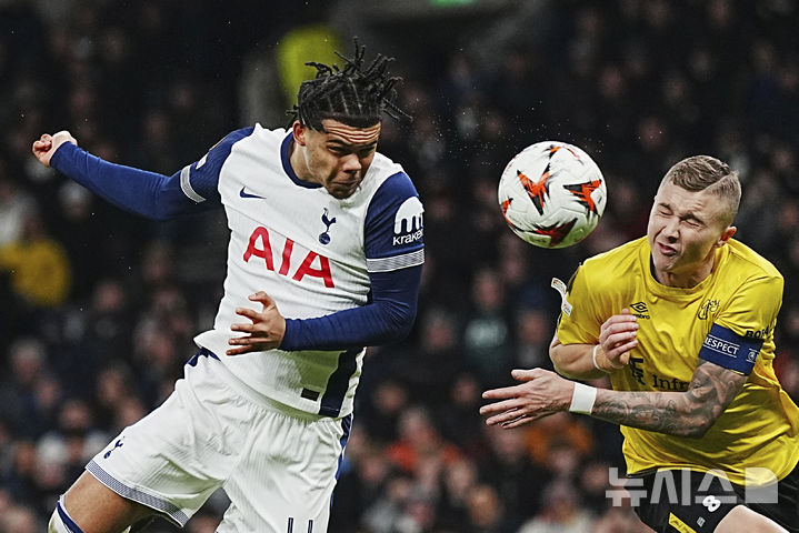 스칼릿 헤딩골-뉴시스 출저