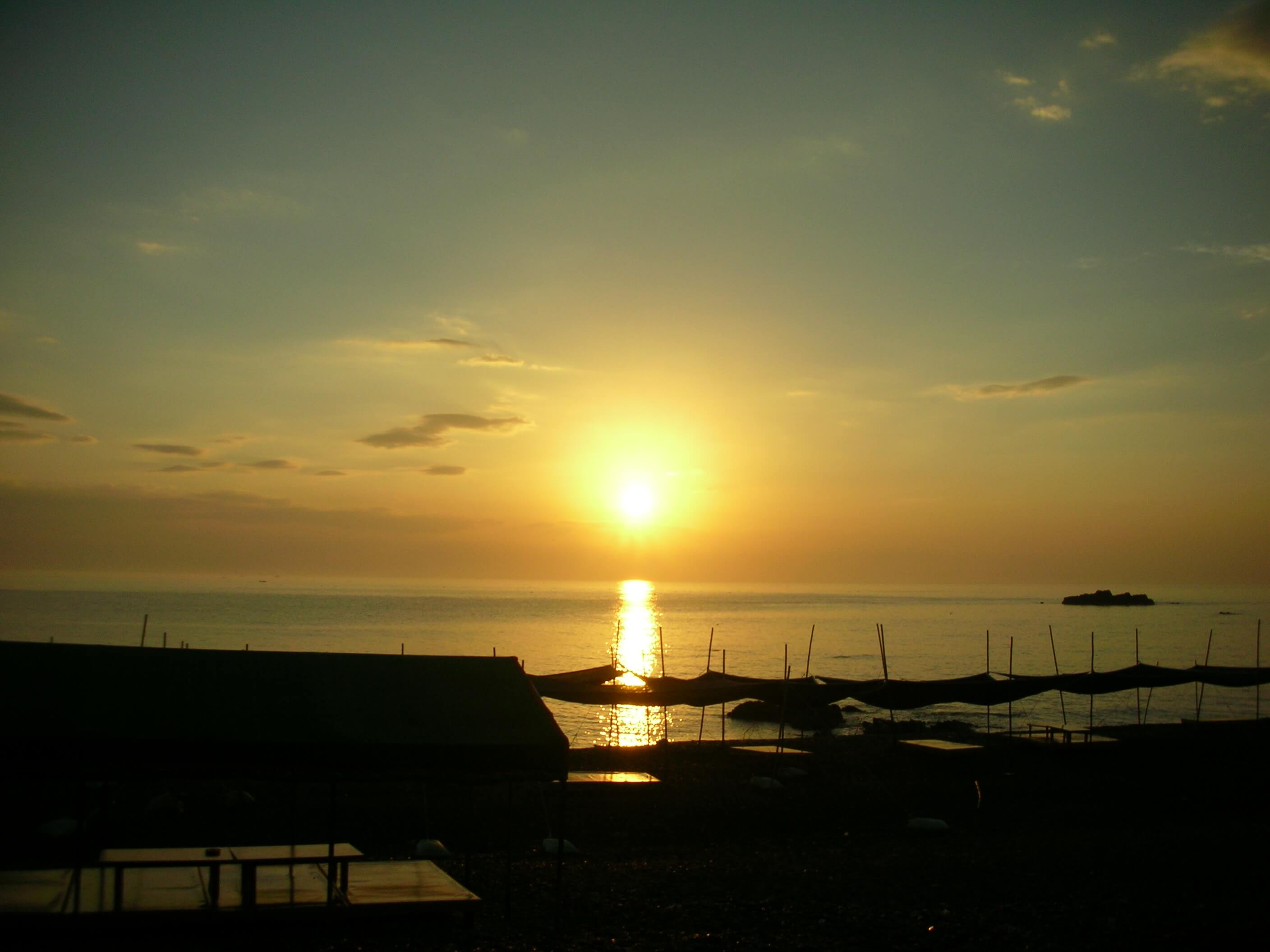 오류 고아라 해변의 일출