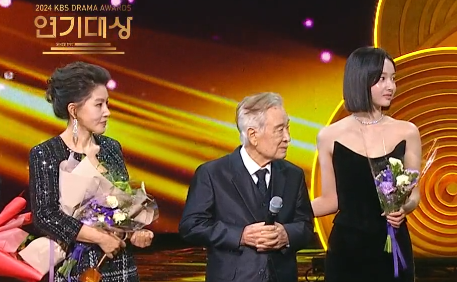 이순재, 90세 최고령 KBS 연기대상 수상!