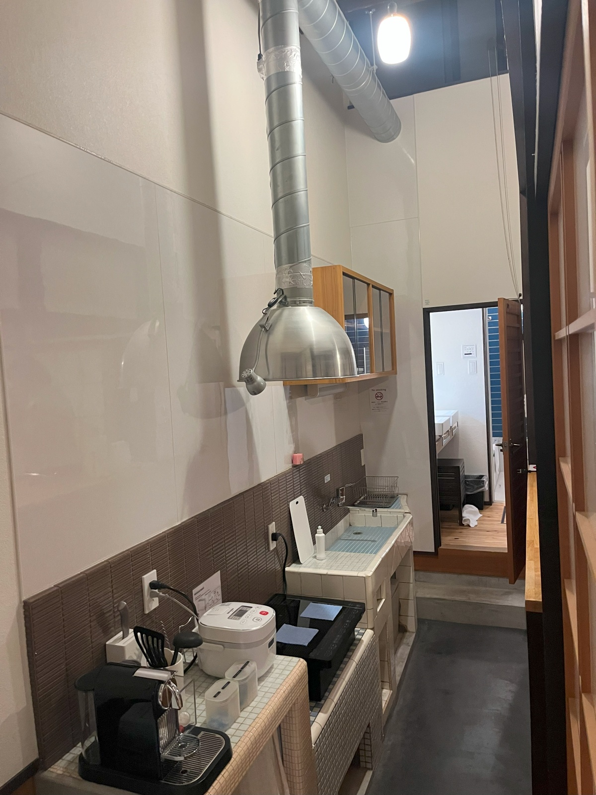 교토 가족 단위가 묵기 좋은 감성 숙소 레지 스테이 토마로카 몬가쿠초 주방 용품이 다 있다