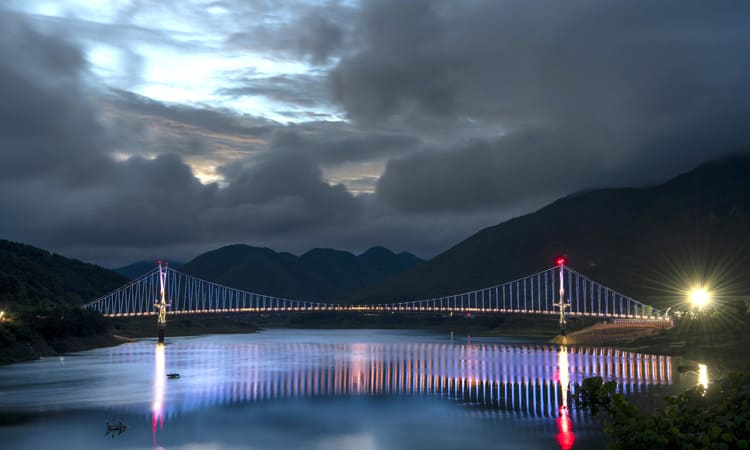 보현산댐 출렁다리