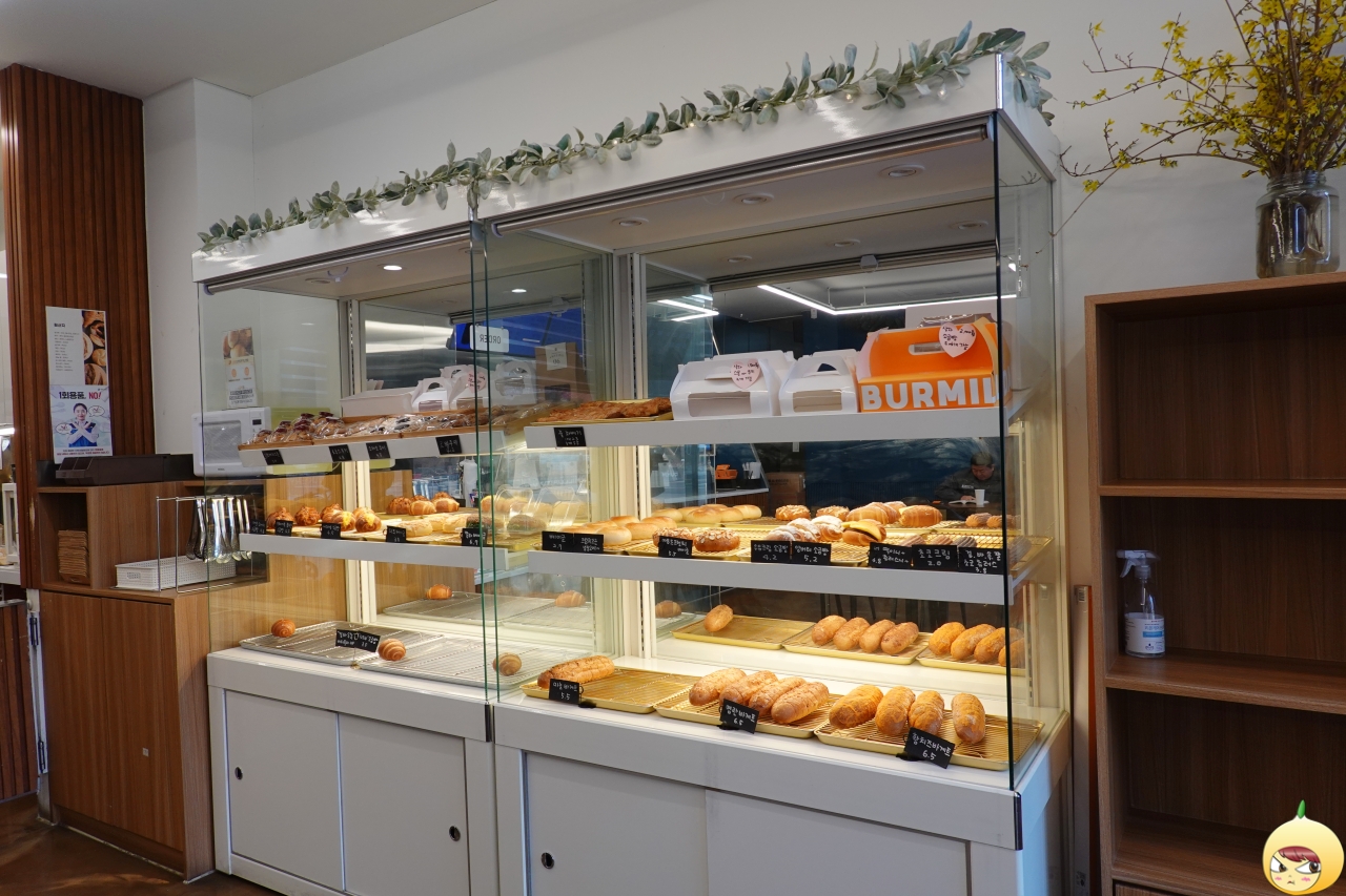 버밀당 빵진열대