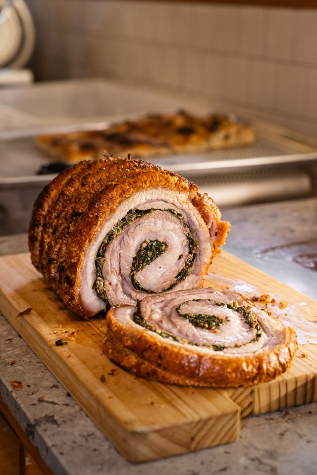 서울에서 만나는 정통 로마식 조각 피자, 신사 라모따 리뷰