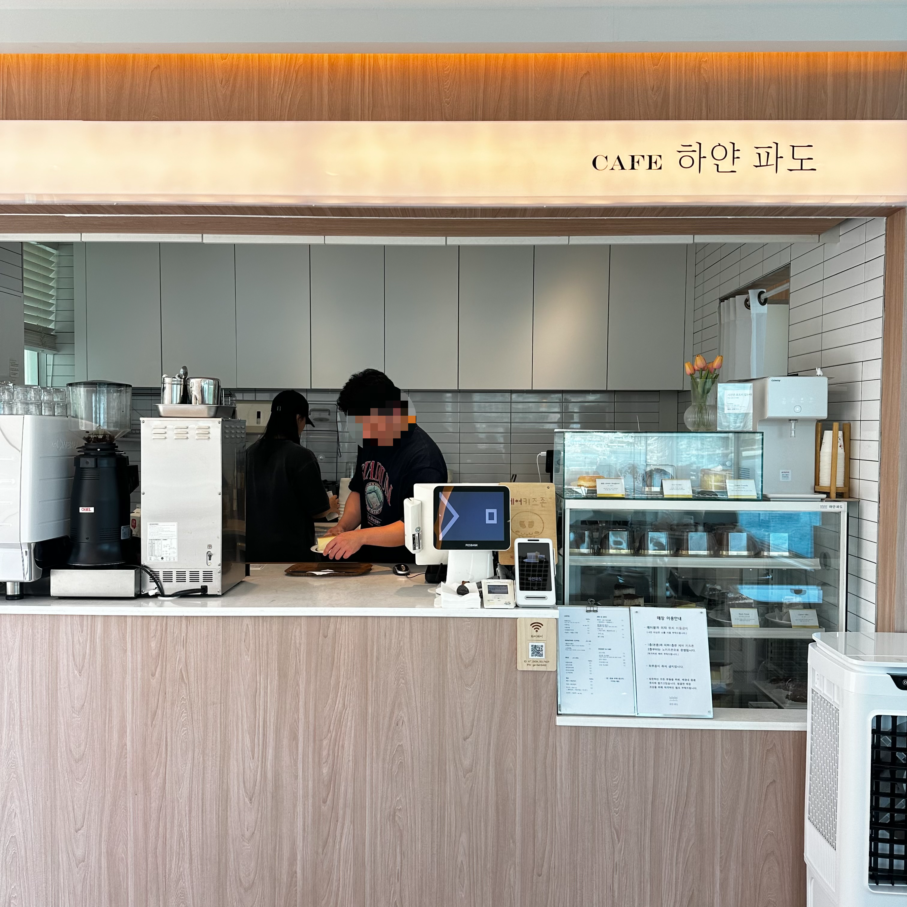여수 카페 하얀파도 내부