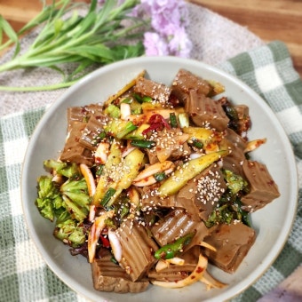 도토리 묵무침 사진