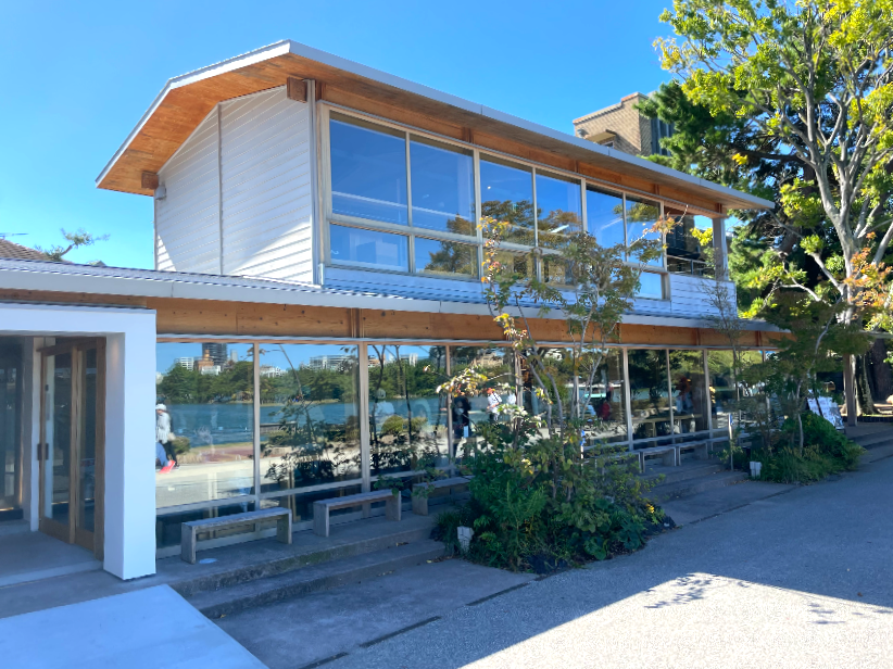 오호리공원 일본정원 산책길밖 커피숍