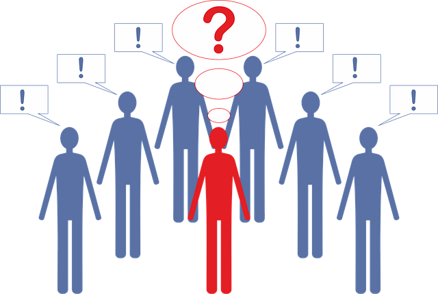 다수의 생각과 다른 의견을 가진 한 사람을 표현한 그림으로, 편견을 나타내는 이미지