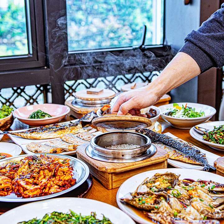 인천 송도 가게 흑마늘소갈비찜 집밥의 추억 소갈비찜 정식 장사의 신 맛집 추천