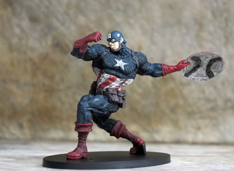 캡틴 아메리카 방패 던지는 모습