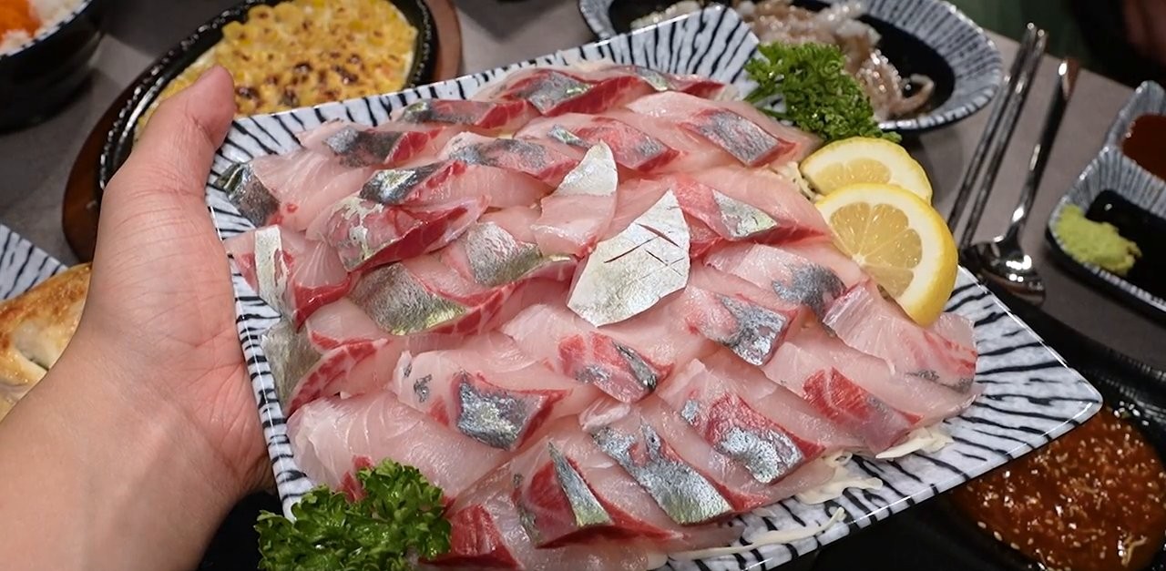 흑점줄전갱이 회 한 접시 79,000원