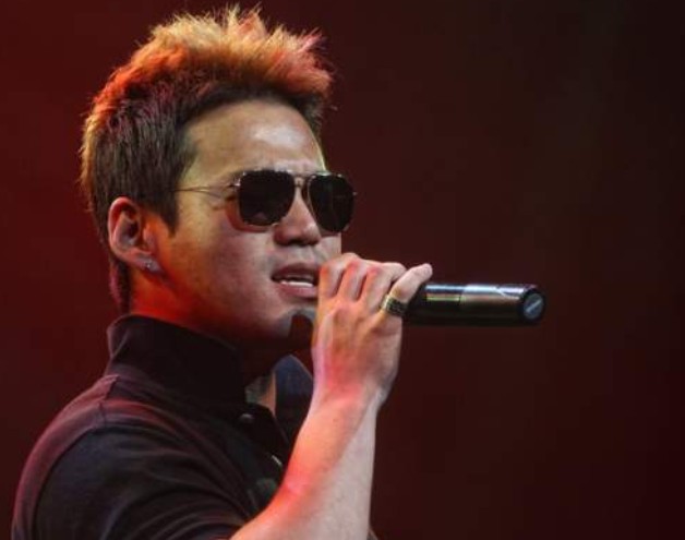 가수 이정 관련 사진