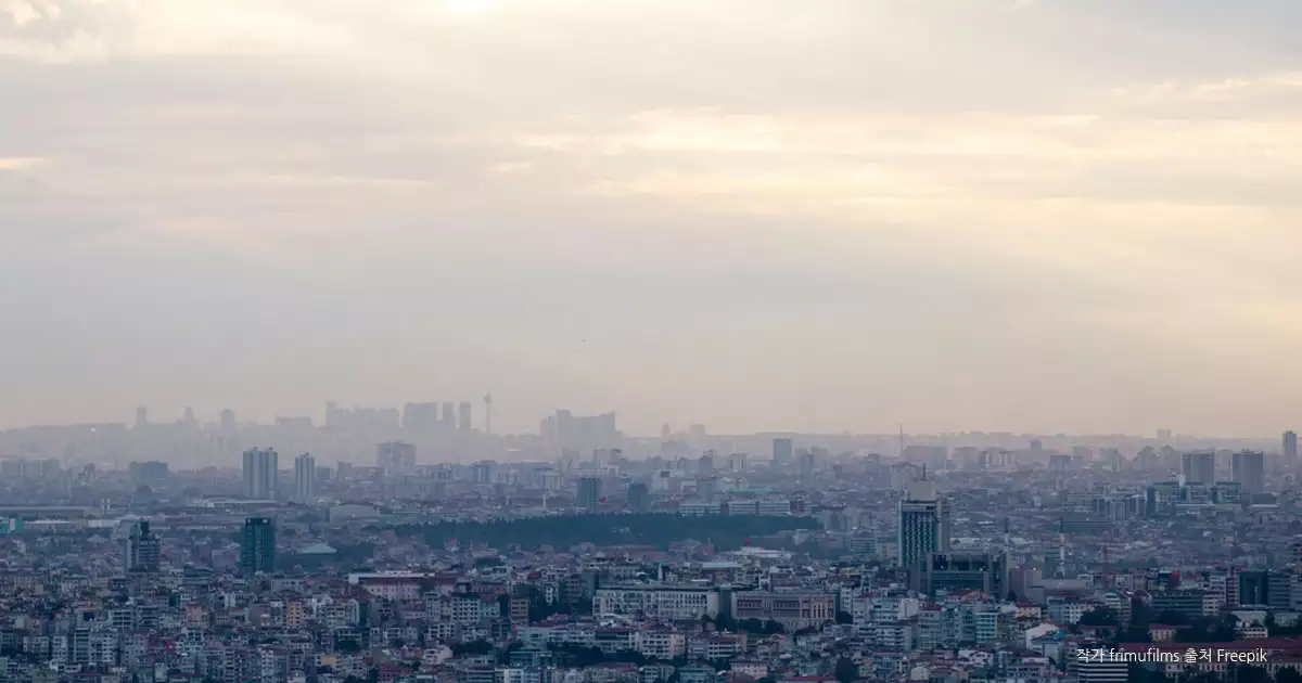 미세먼지 싸인 도시